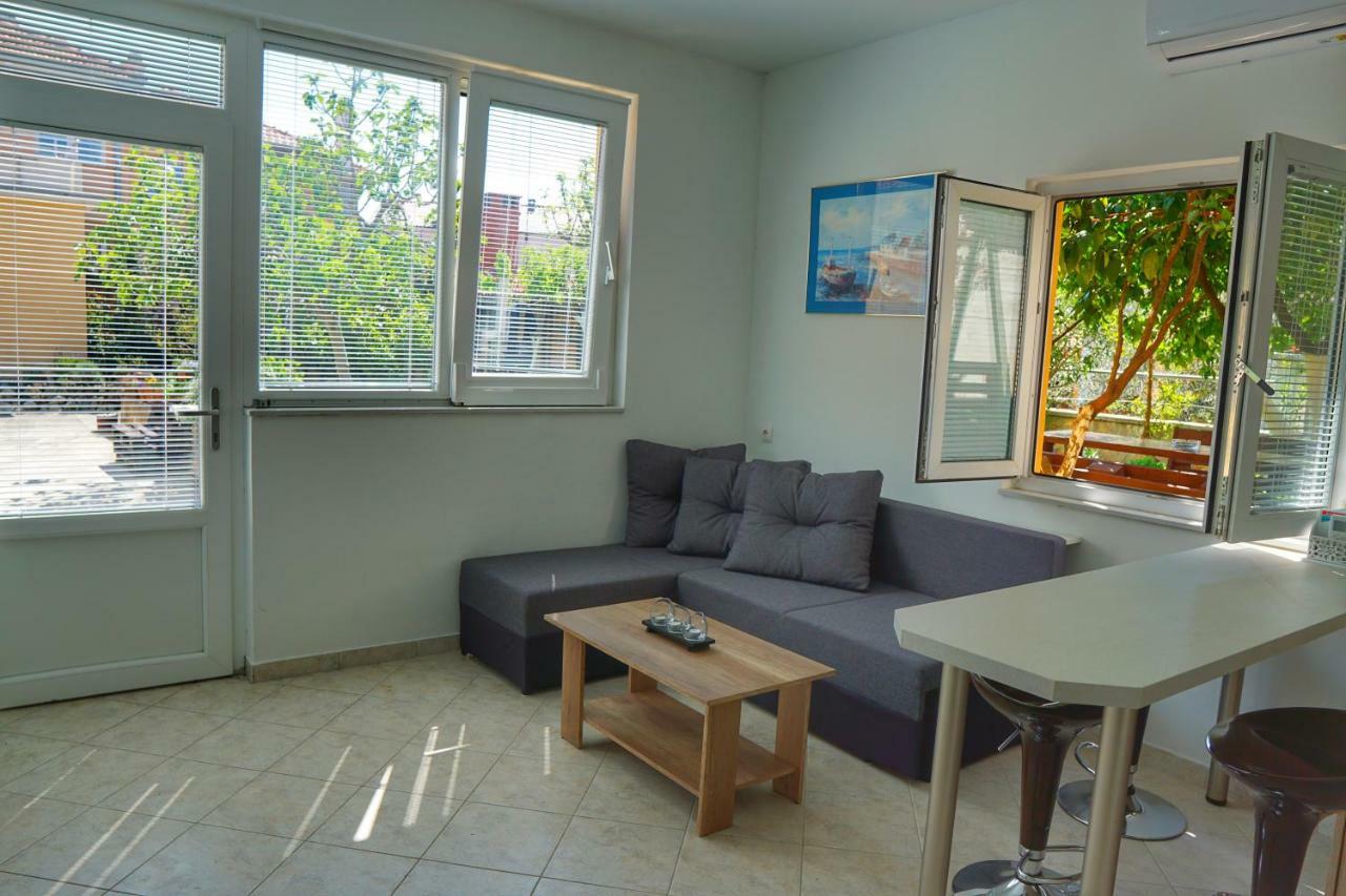 자다르 Apartman Cro Garden 아파트 외부 사진